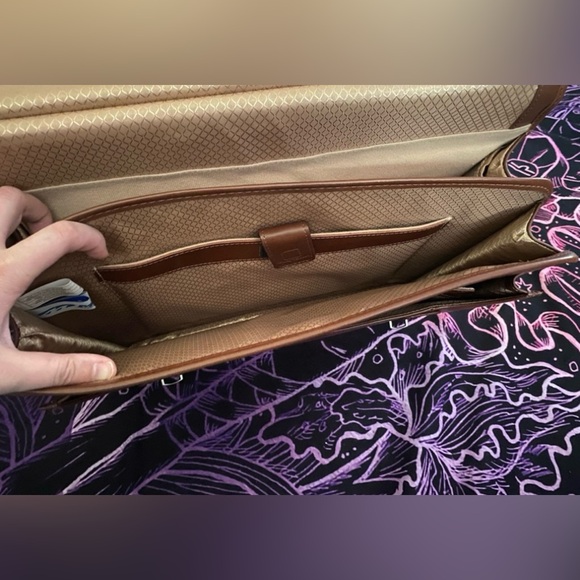 EUC McKlein USA Brown Halsted 15.6" Leather Double Compartment Laptop Briefcase - Picture 9 of 12